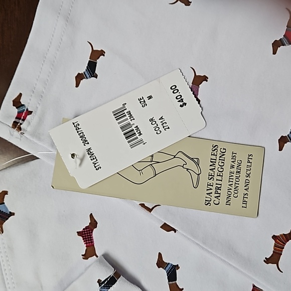 Khaki & Company Suave Seamless Capri Legging-White/Dachshund Print-Size Medium - Picture 2 of 3